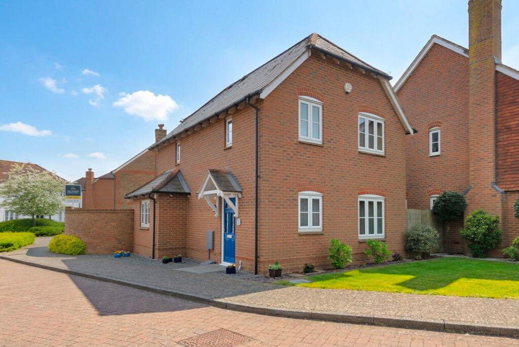 Main image of property: Elan Close, Kings Hill, West Malling, ME19 4NY
