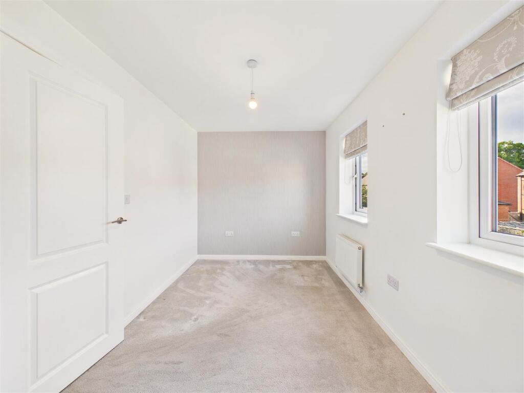 House in Hull - View 5