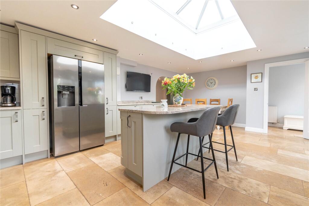 House in Coate - View 2