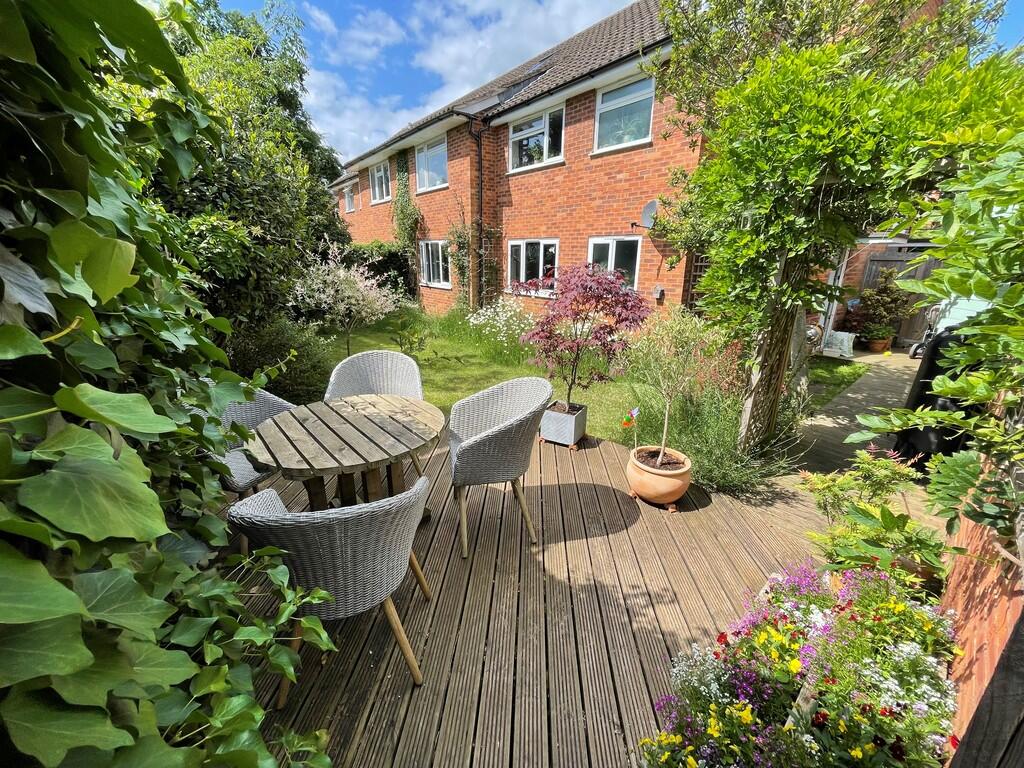 Main image of property: Essex Road, Thame