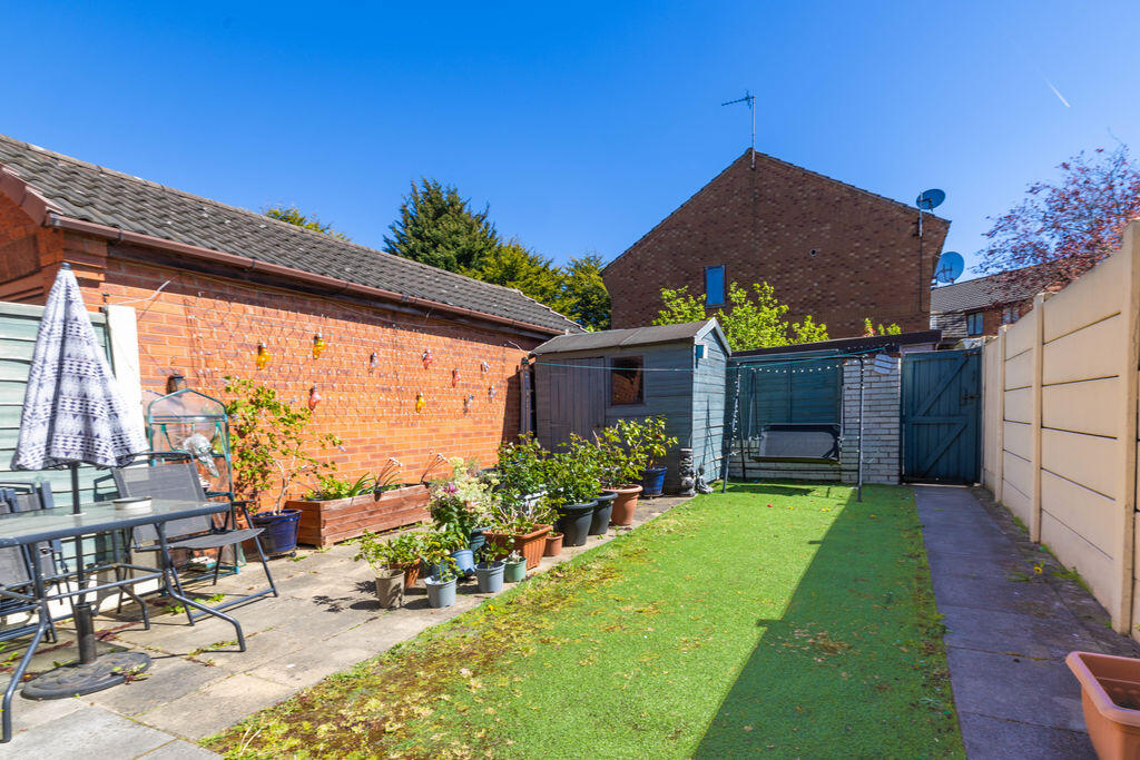 Adams Drive, Worsley Mesnes, WN3 5UH photo 4