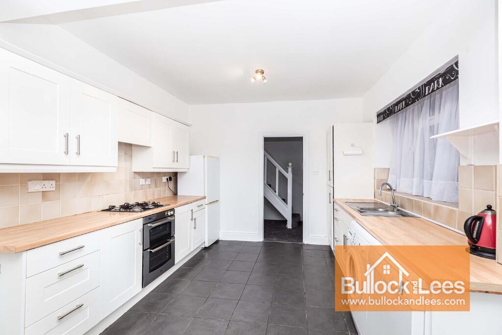 House in Christchurch, Pokesdown, Bournemouth - More