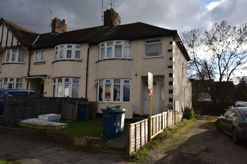 Studio studio on Dudley Road, Harrow, Middlesex, HA2 0PR, £130,000