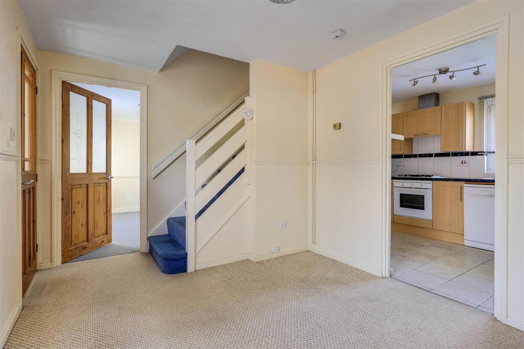 House in Cambridge, Barnwell - More
