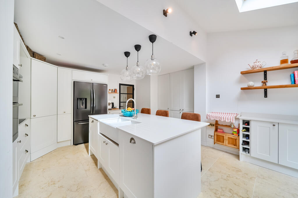 House in Guildford - View 4
