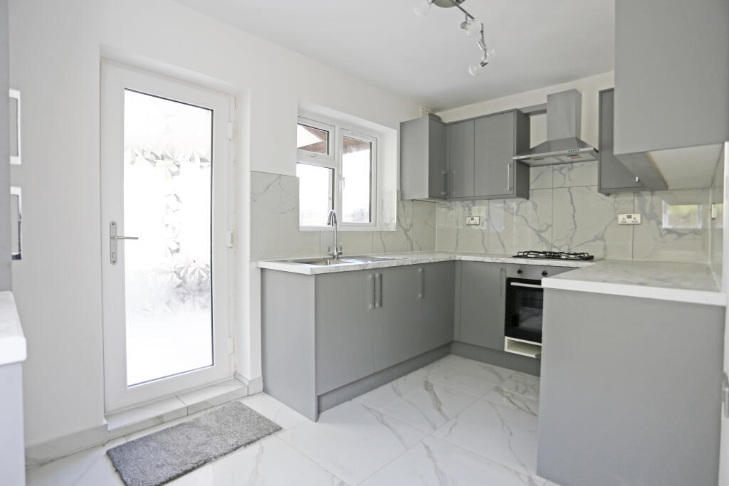 House in Romford - View 3