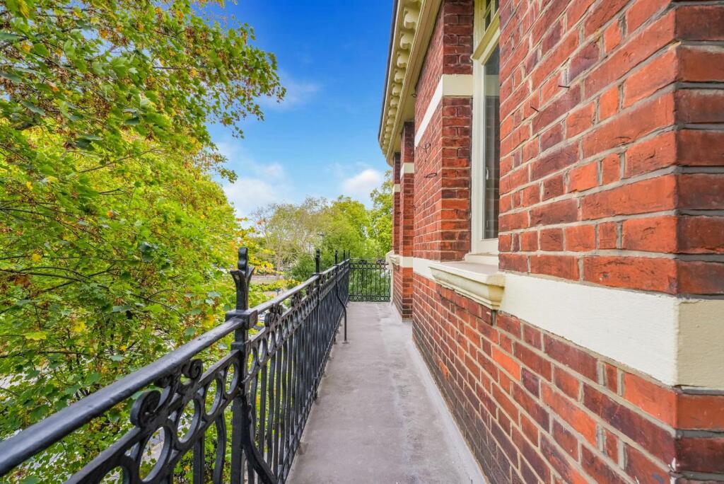 Apartment in London, Brook Green - View 2