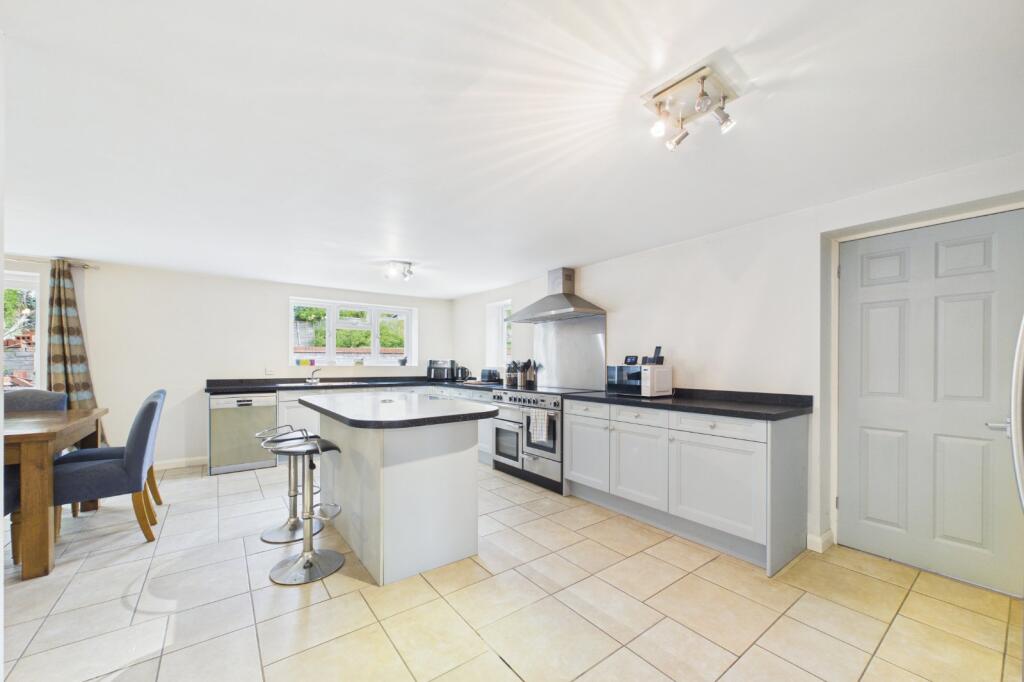 Caves Farm Close, Sandhurst, Berkshire, GU47 photo 4