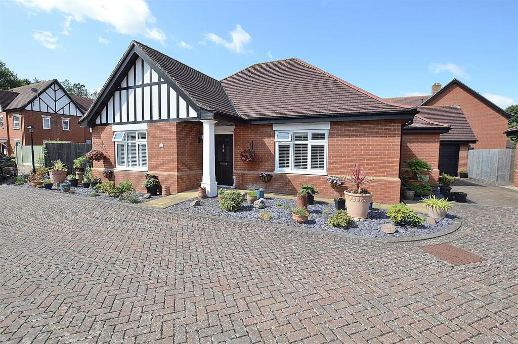 Main image of property: 5 Brookside Place, Woodhall Spa
