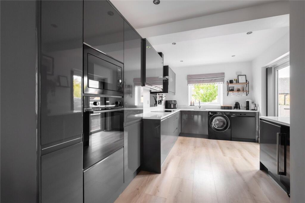 Westfield Drive, Skelmanthorpe, Huddersfield, HD8 photo 3