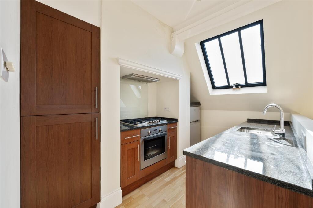 Apartment in London - View 4