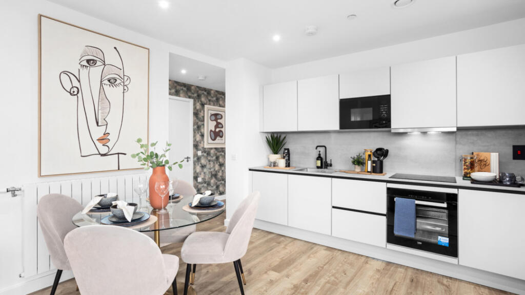 6 Pegler Square
Kidbrooke Village
Greenwich, London
SE3 9GR photo 2