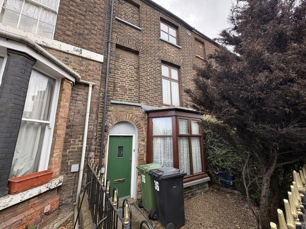 Main image of property: 36 London Road, King's Lynn PE30 5QE
