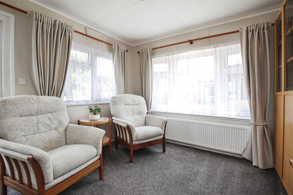 Holders Road, Amesbury, Salisbury photo 5
