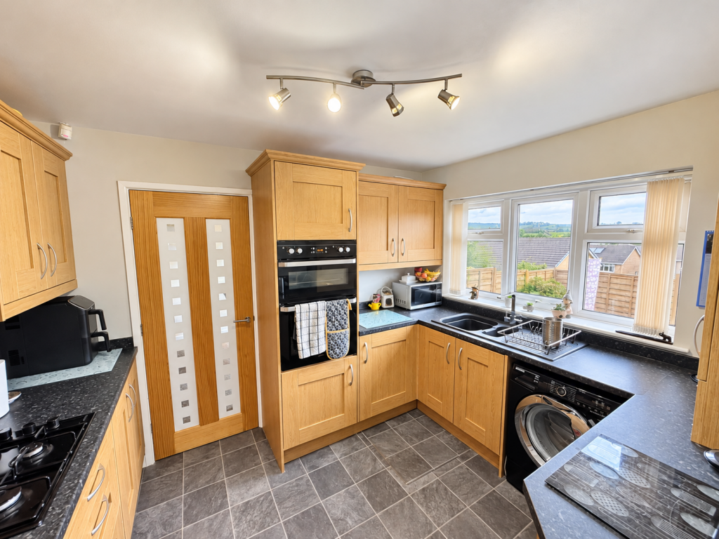 Ings Mill Drive, Clayton West, Huddersfield, HD8 9PW photo 4