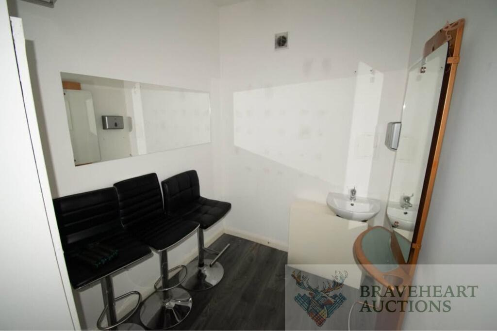 444 High Street, Cowdenbeath, Fife, KY4 8LS - View 5