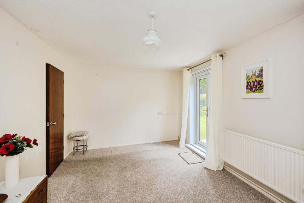 Apartment in Newton, Mumbles - More
