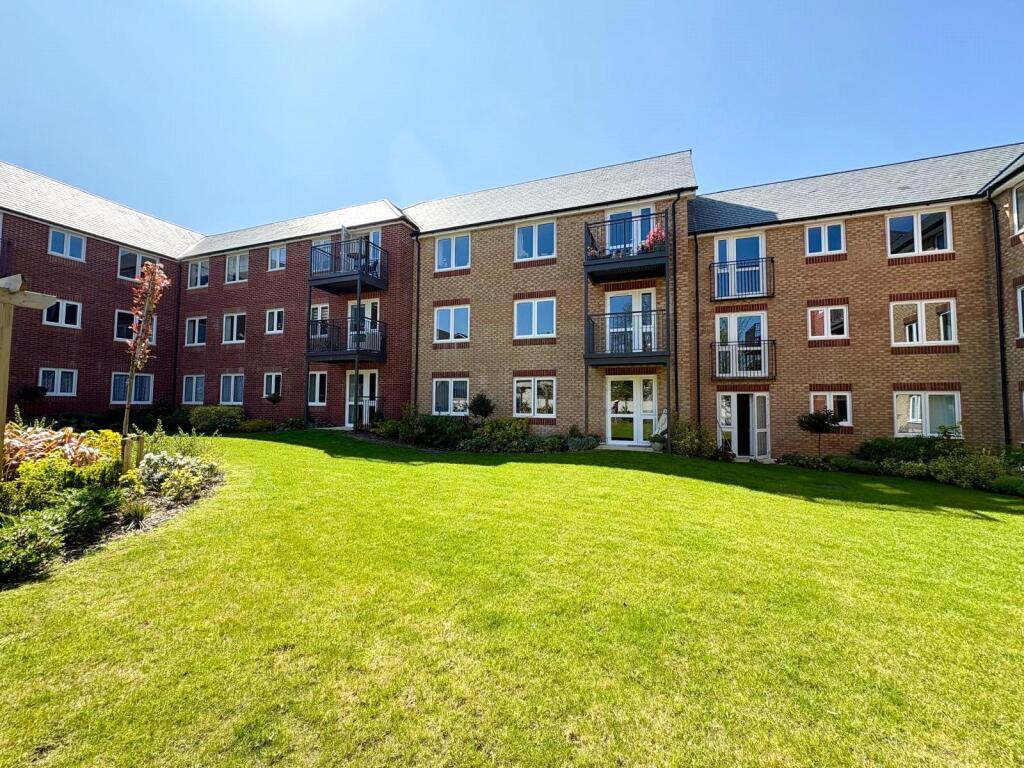 Main image of property: 33 Otter Lodge, Silver Street, Honiton, Devon, EX14