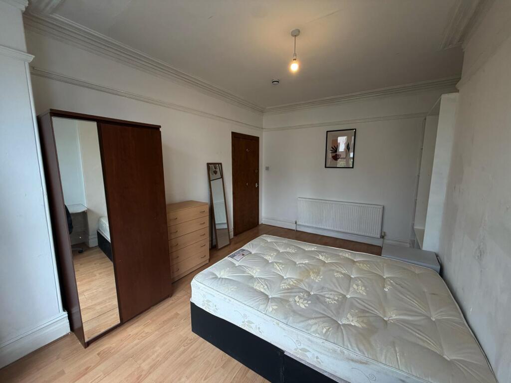 House in Leeds - View 5