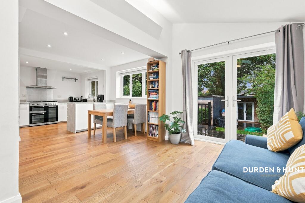 House in Romford - More