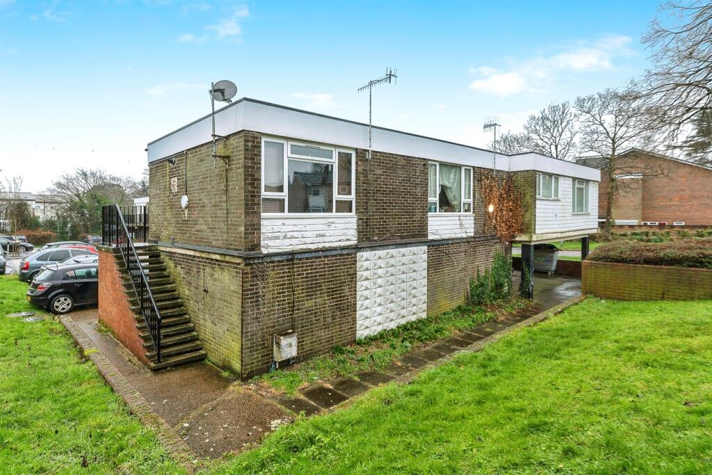 Main image of property: Parkwood Drive, Hemel Hempstead