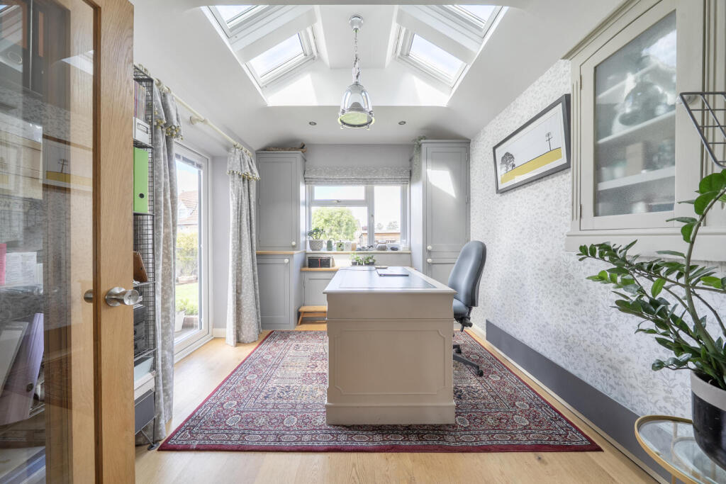 House in Trowbridge, Semington - More