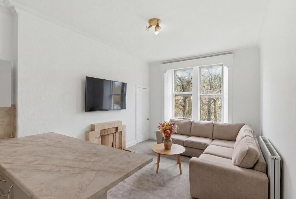 Apartment in Edinburgh, Southside - View 2