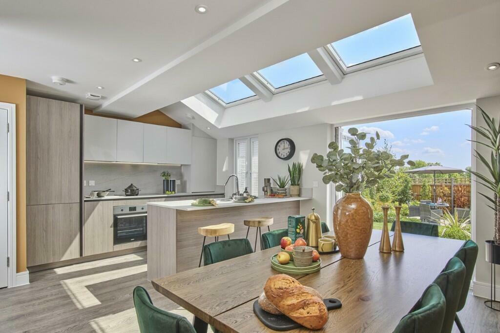 Main image of property: 1 Du Maurier Lane,
Tattenhoe Park, 
Milton Keynes, Buckinghamshire,
MK4 4RF