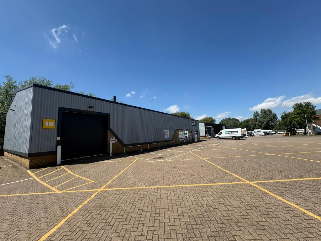 Unit 18 Millbrook Close - External .jpeg