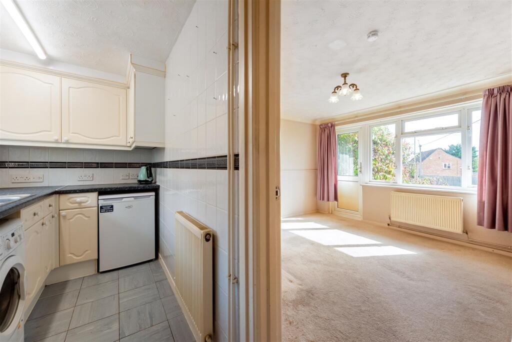 House in Basingstoke and Deane, Mill Springs, Whitchurch - More