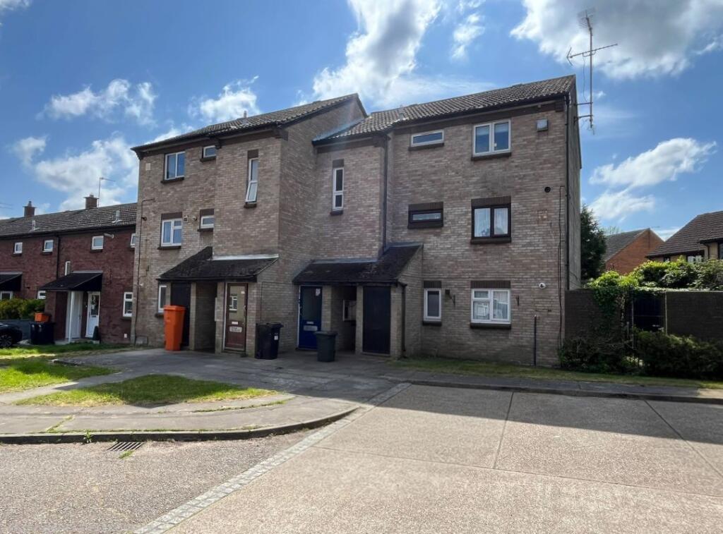 Main image of property: 18 Hollands Walk, Basildon, Essex, SS16 4QQ