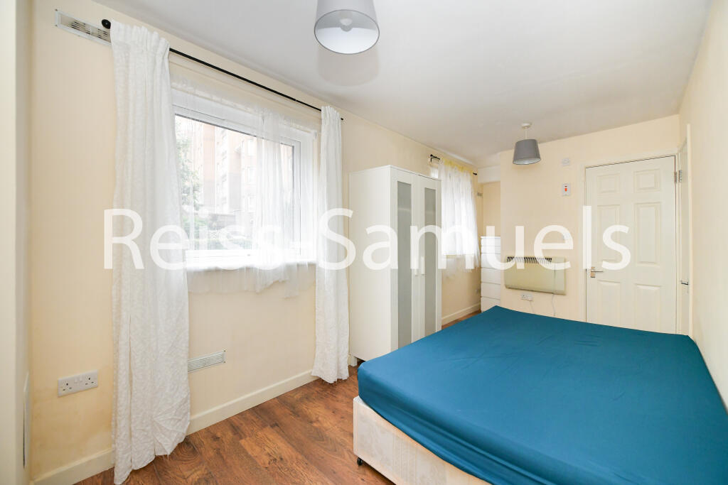5 bedroom town house for rent