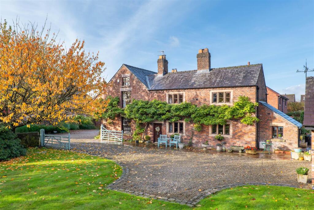 Main image of property: Leyland Lane, Leyland