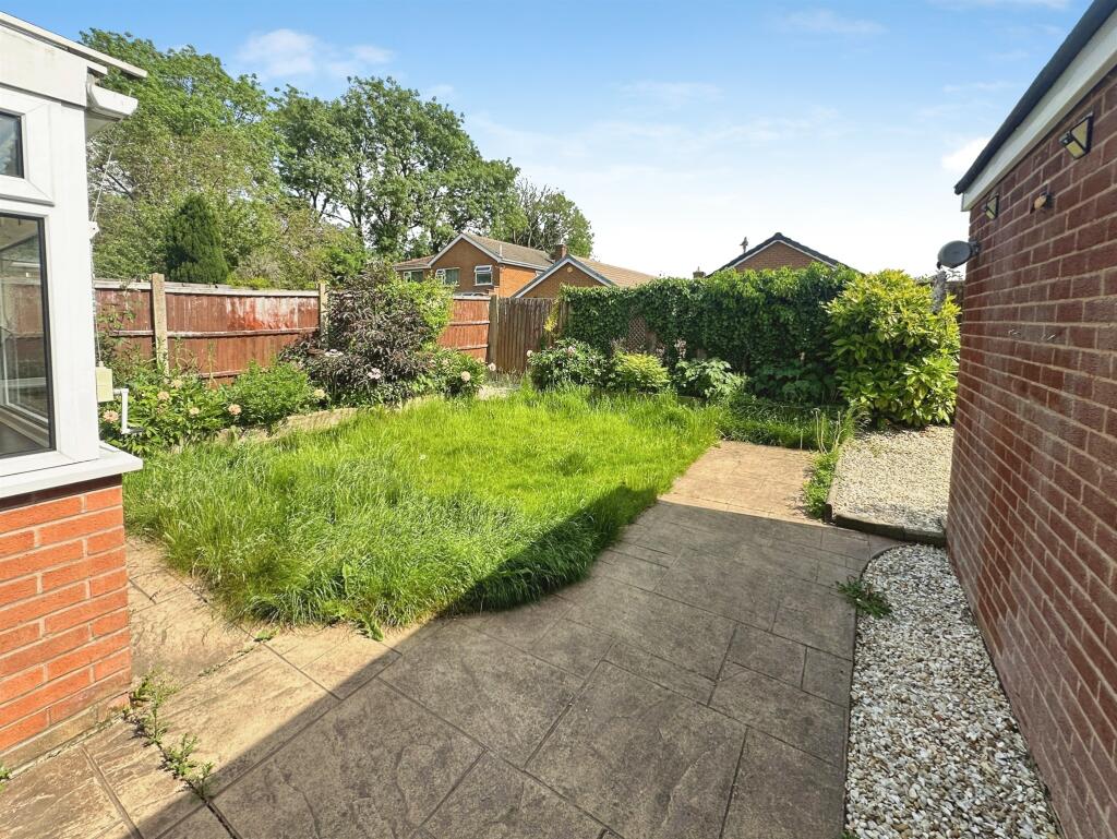 House in Ashfield, Sutton in Ashfield, Nottinghamshire - View 2