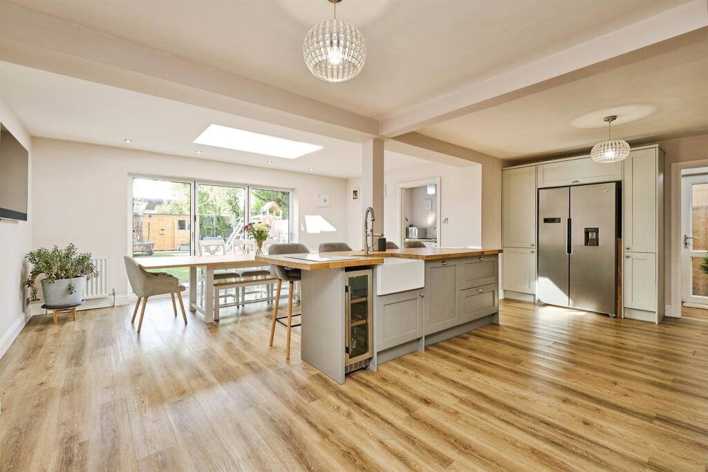 House in Peterborough - View 4
