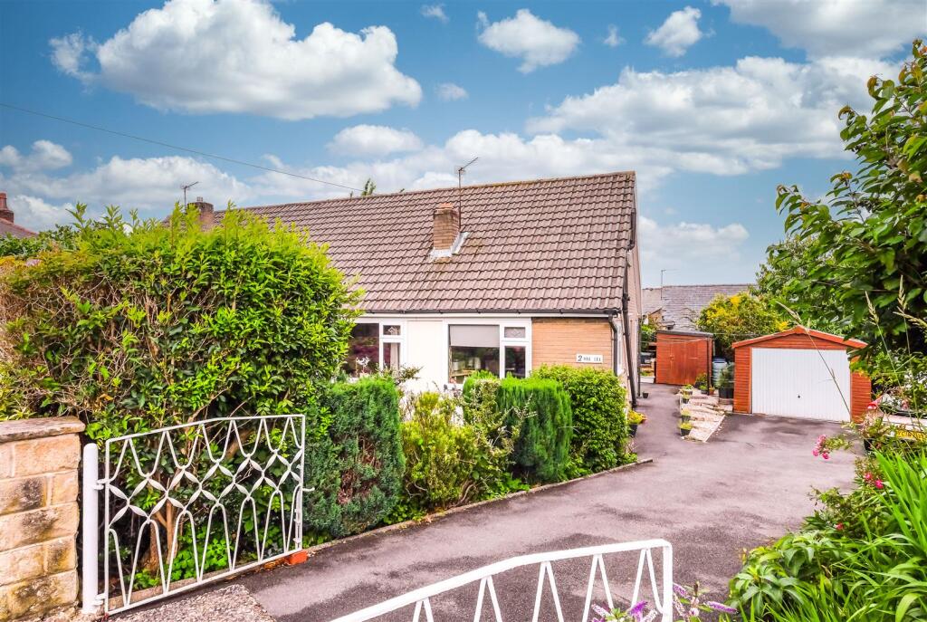 Main image of property: Oaks Green Mount, Brighouse