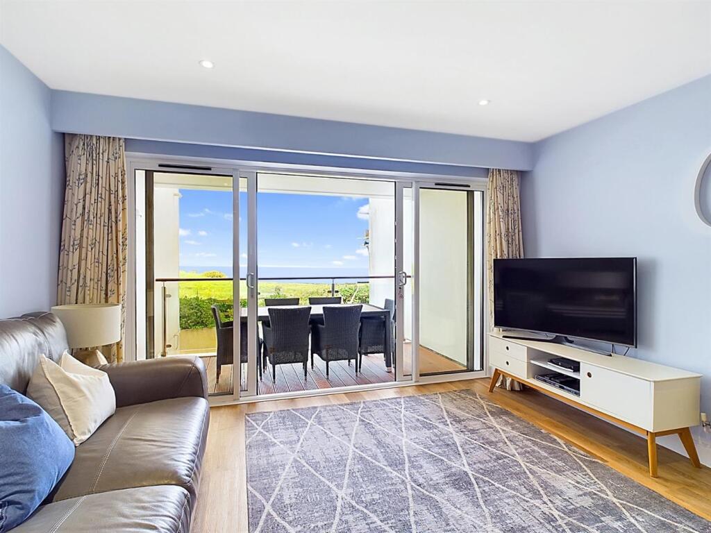 Apartment in Truro - View 2
