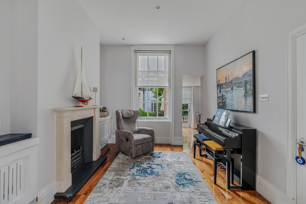 House in London - View 3