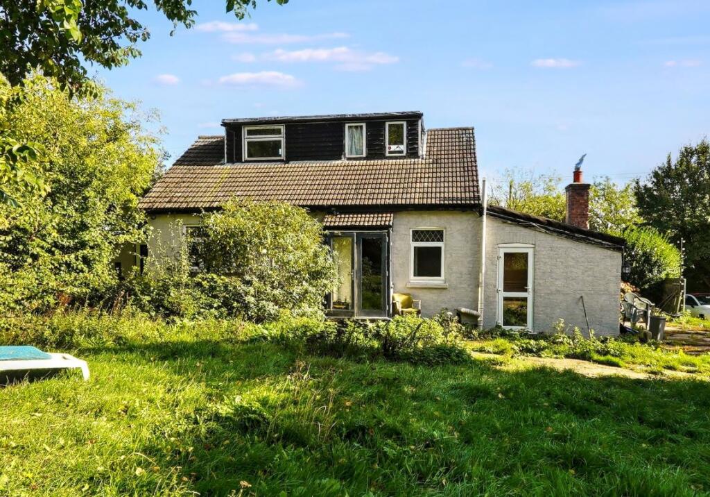 2-bed bungalow on Sparrows, Gibraltar Lane, Hawkinge, Folkestone, Kent, CT18 7AE, £125,000