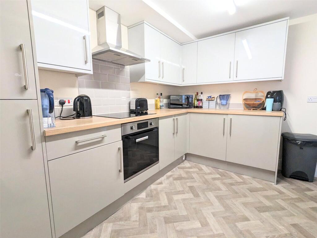 4 bedroom terraced house for rent