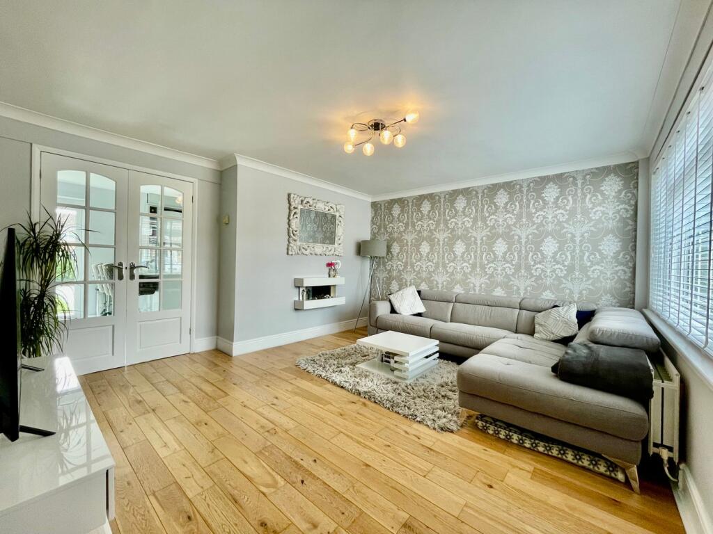 Glebe Road, Deanshanger, Milton Keynes, MK19 photo 2