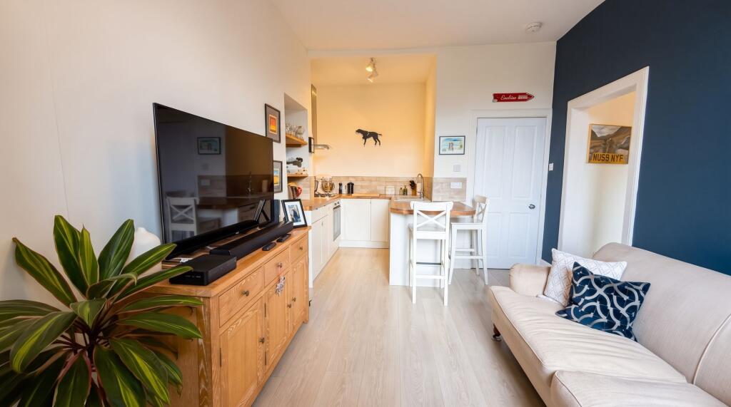 Apartment in Edinburgh, Moat, Hutchison/Chesser - View 4