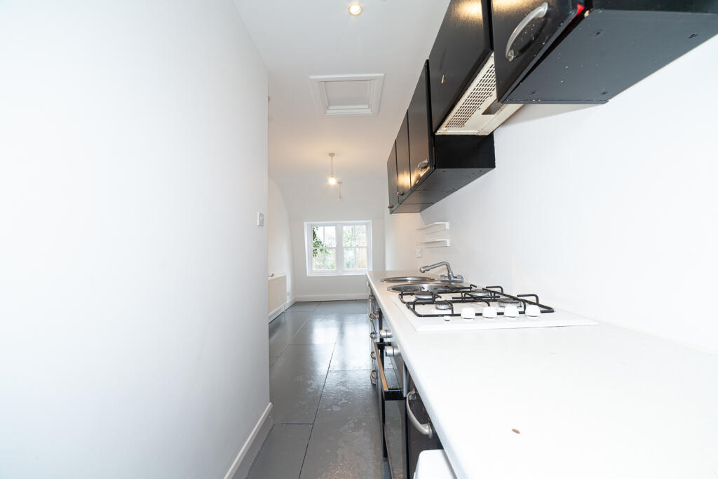 Apartment in London, Lower Clapton, Clapton - View 2