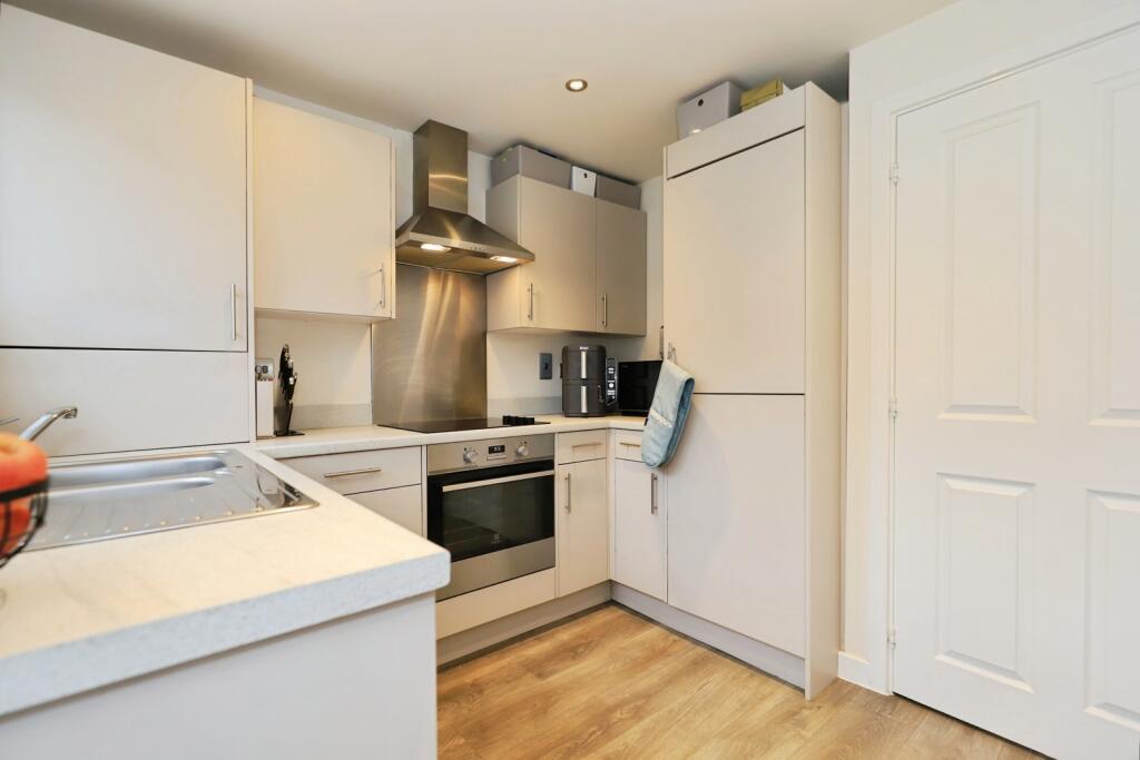 Colerne Street, Ettingshall, Wolverhampton, WV2 photo 4