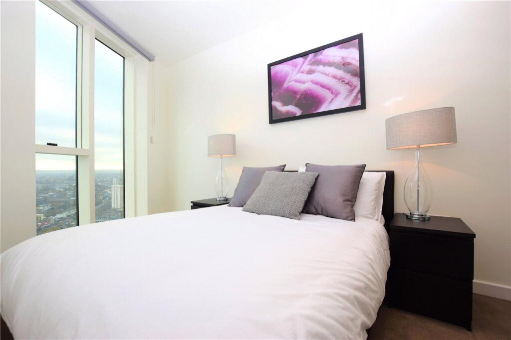 Apartment in London, Vauxhall - View 2