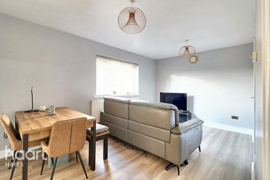 Apartment in London, Yeading - View 4