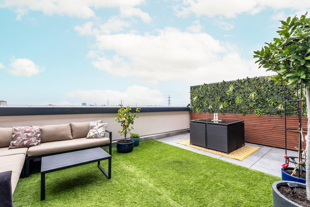 Main image of property: 89 Plough Lane, London, SW17