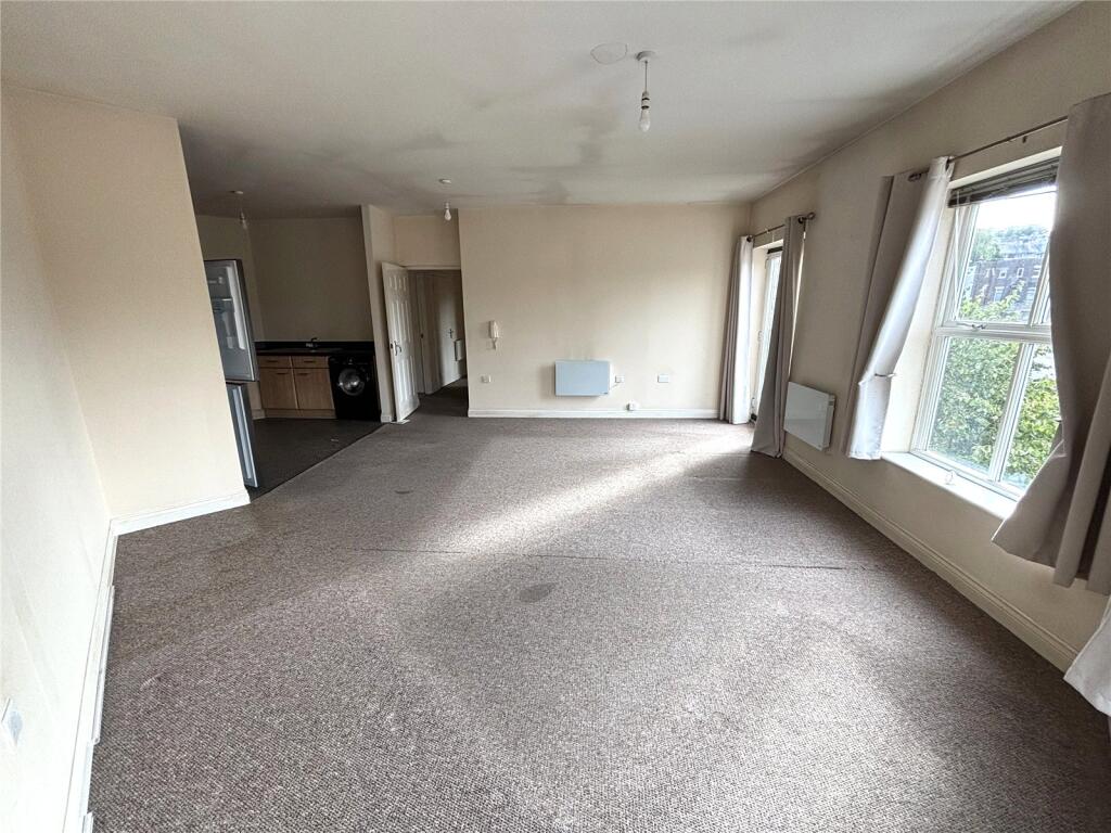 Apartment in Bradford, Bingley - View 3