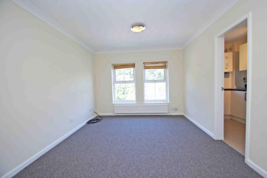 Apartment in Leeds - View 3