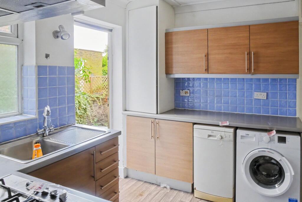 Apartment in London - More